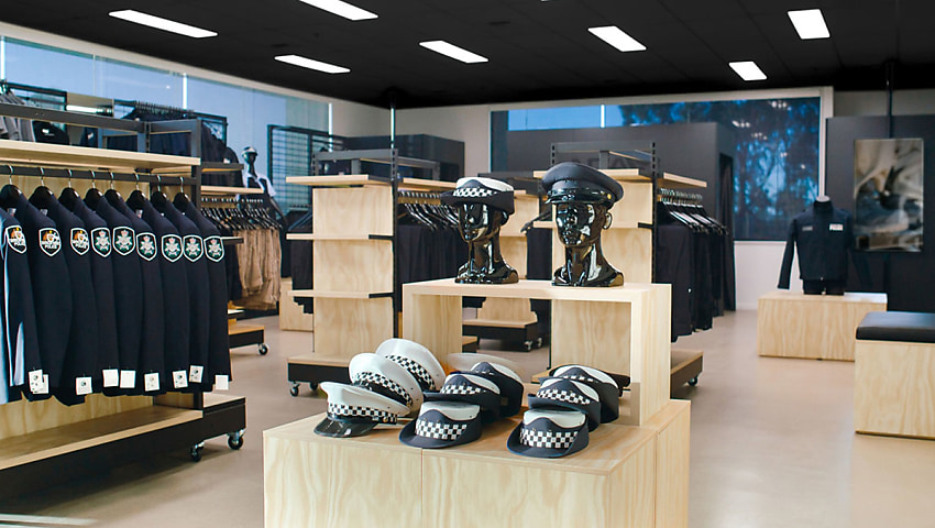 Adidas outlet show dc discount